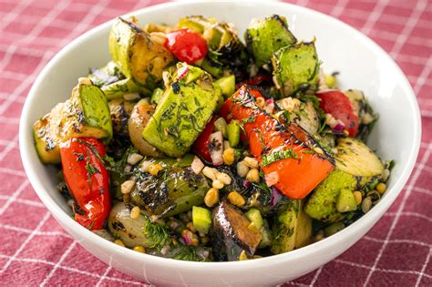 Akıllı Salata Tarifleri: Besleyici ve Lezzetli Öğle Yemeği Seçenekleri